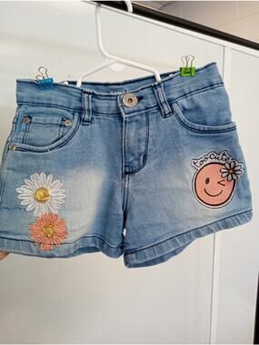 Girls Denim Shorts Size 8 Pink Velvet Brand Hippie Floral Happy Face 0361